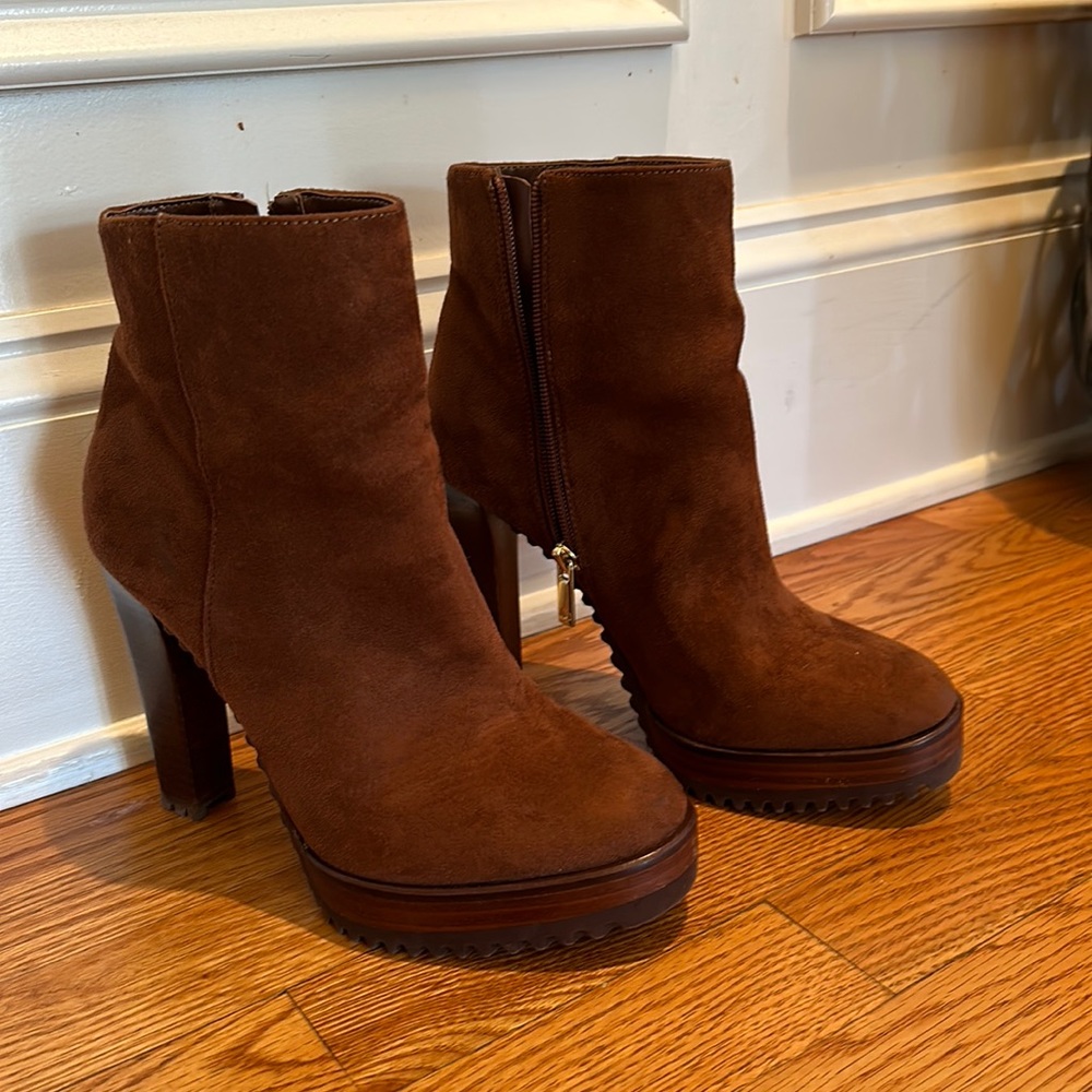 J LO women’s boots brown suede size 7 1/2